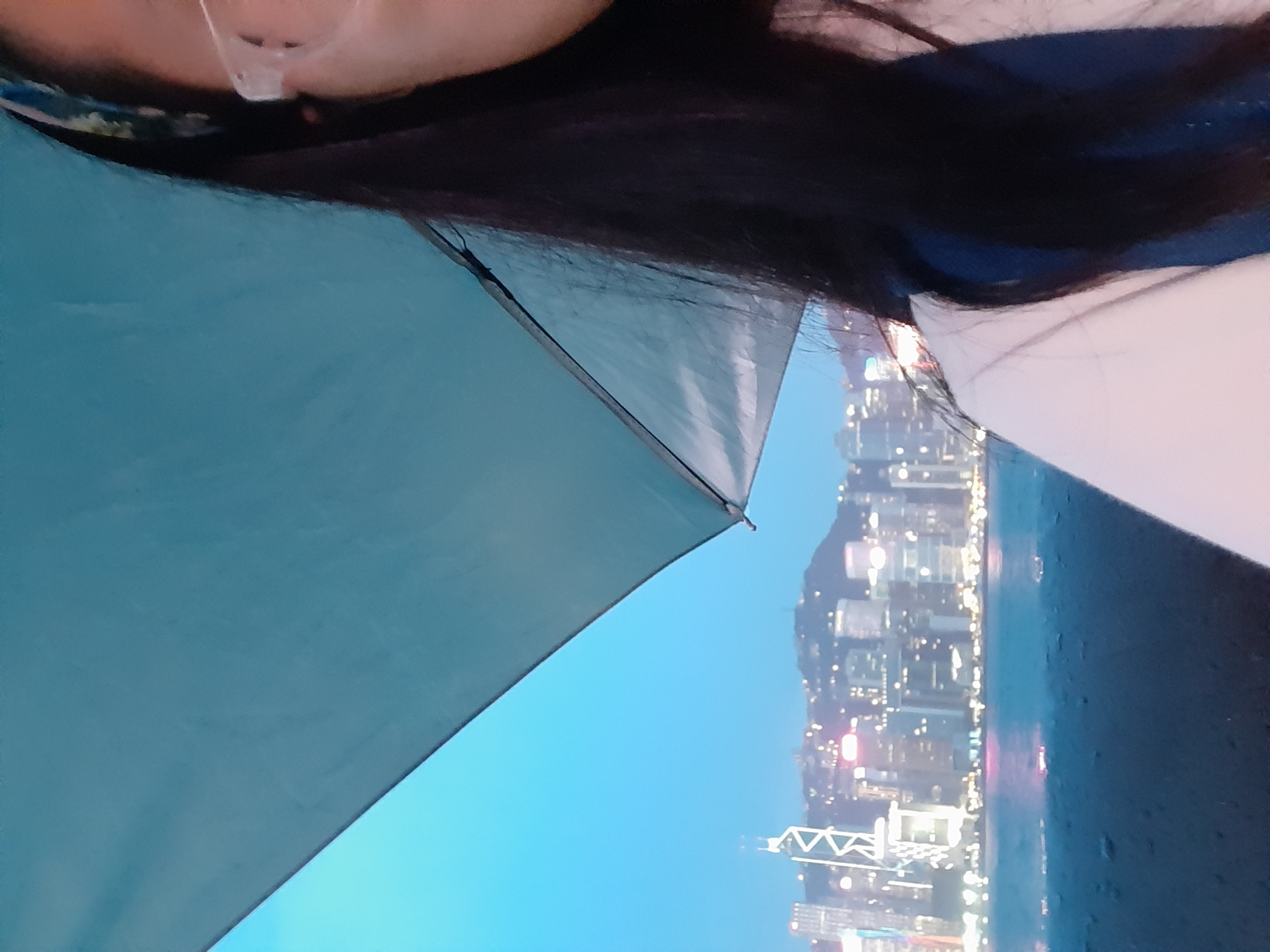 Struggle to take a selfie with the signature view